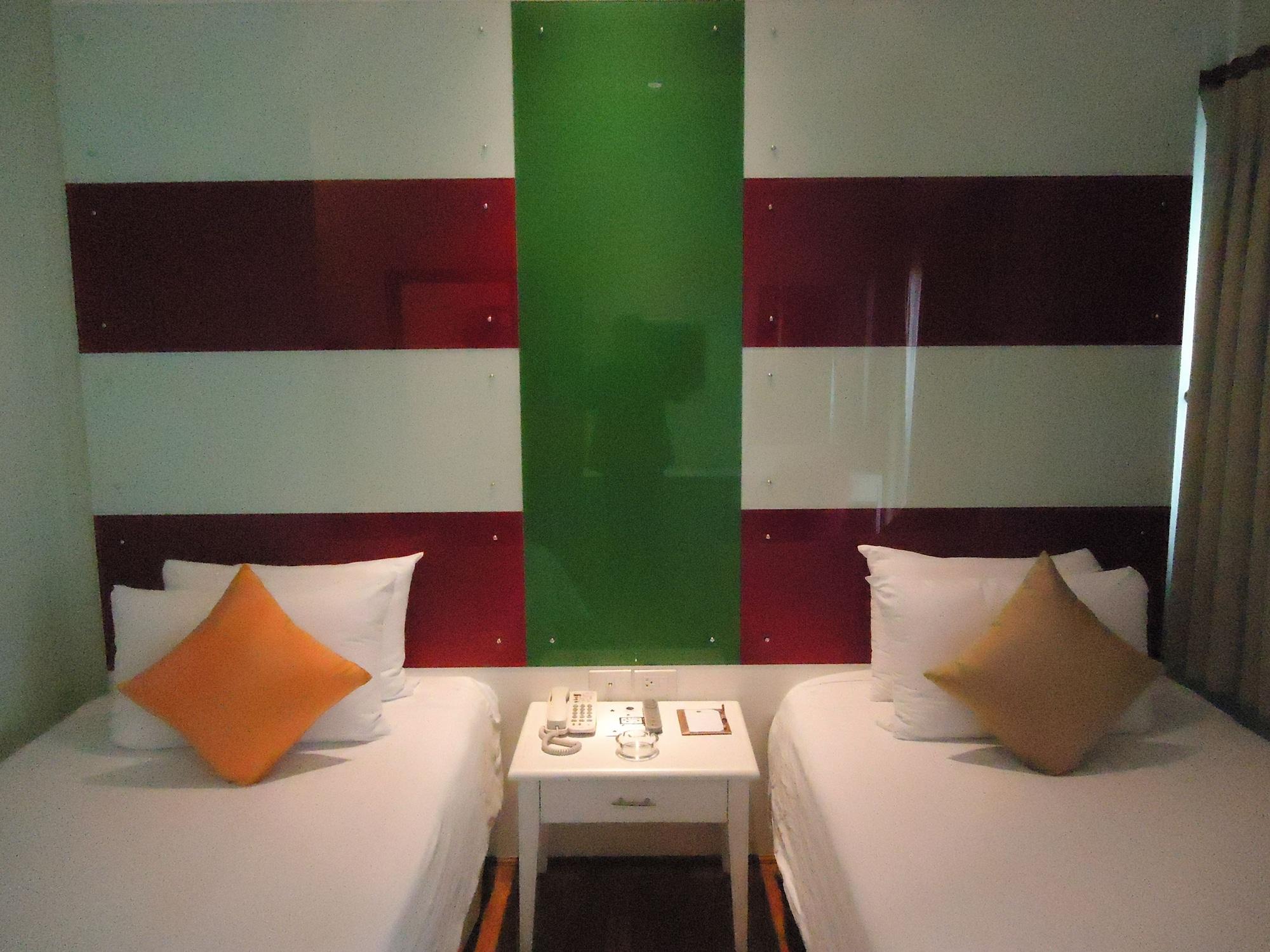 Calypzo Bangkok Hotel Exterior photo