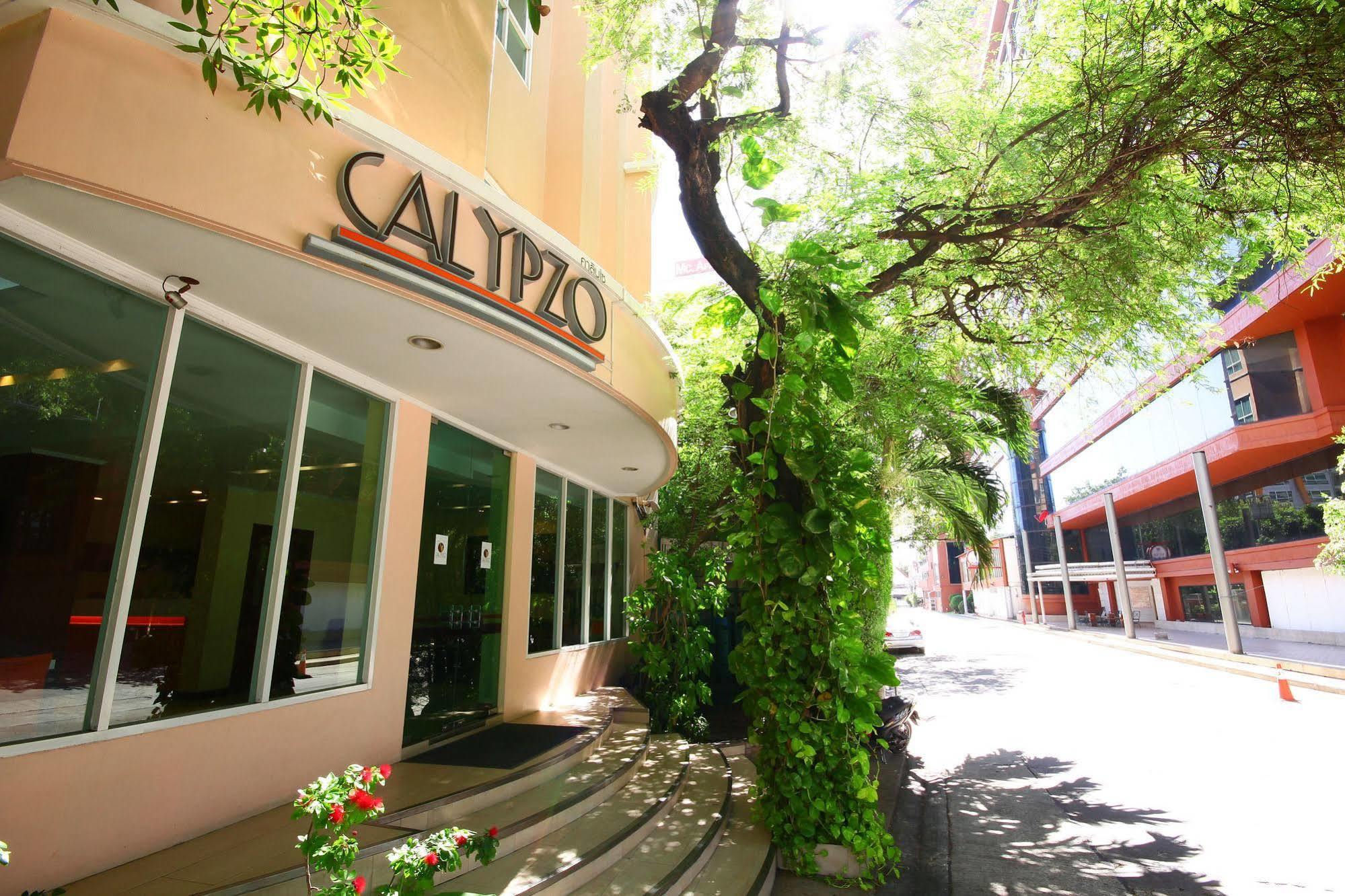 Calypzo Bangkok Hotel Exterior photo